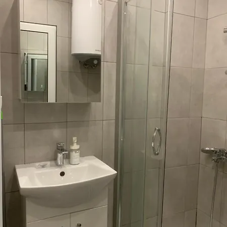 2 Apartment *